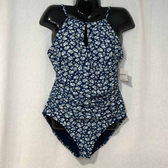 Rosezuzu Ruched High Neck Keyhole Ditzy Baby’s Breath Floral Tummy Control Swim - Picture 2 of 15